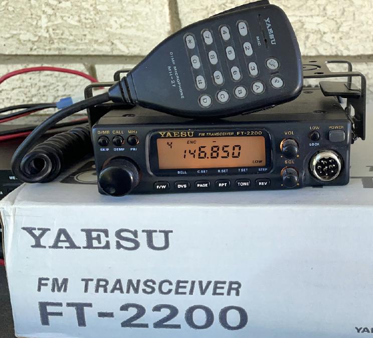 YAESU FT2200